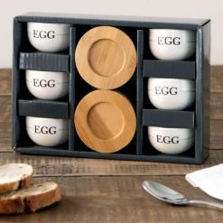 Maisons Du Monde Plats Apéritif Et Accessoires Coffret Coquetiers En Porcelaine Blanche (x6) Et Soucoupes En Bambou -saladiers et coupelles Soldes coffret coquetiers en porcelaine blanche x6 et soucoupes en bambou 1000 11 38 211270 5