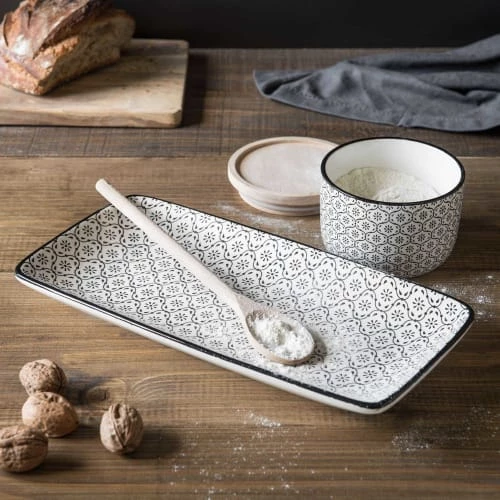 Maisons Du Monde Vaisselle De Noël Plat à Cake En Grès à Motifs Noirs Et Blancs 4 Maisons Du Monde Vaisselle De Noël Plat à Cake En Grès à Motifs Noirs Et Blancs – Image 2